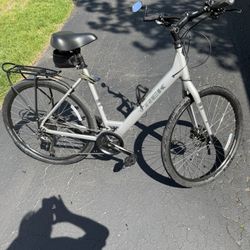 Trek Verve 18 Speed Bik