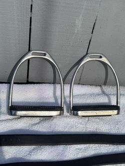 **LIKE NEW**✨STÜBBEN STEELTEC STAINLESS STEEL STIRRUPS FILLIS ** 2 pairs- each sold separately