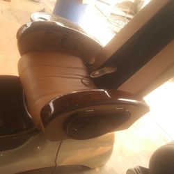 Salon Pedicure Chair With Masauger In Chair