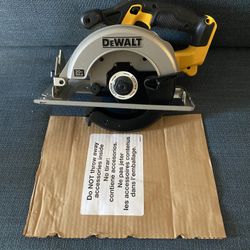 DEWALT 20 VOLTS CIRCULAR SAW  6-1/2 ( No Battery No Charger  )