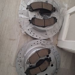Rear Break Discs And Pads 2002 Chevy  Silverado 1500