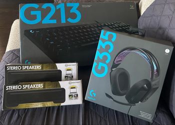 Gaming Headset ,keyboard And Mini Speakers Bundle. 100.00 In Excellent Condition. Price Is Firm .selling AS Bundle Only.
