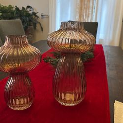 2 Vases 