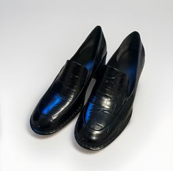 Vince. Women’s  Black Leather Vero Cuoio Slip On Loafers Old Money Preppy Size 7