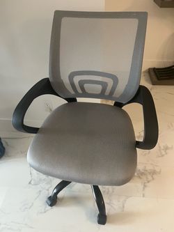 Gray Mesh Office Chair with Armrests excellent condition