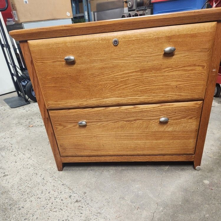 2 Drawer Dresser / Filing Cabinet 