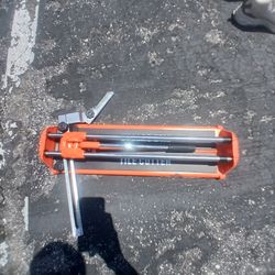 Tile cutter