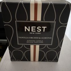 NEST Fragrances Classic Candle- Vanilla Orchid & Almond 