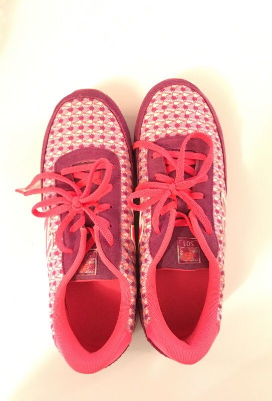 Worn 1 time. Women’s New Balance shoes. Size 6.5