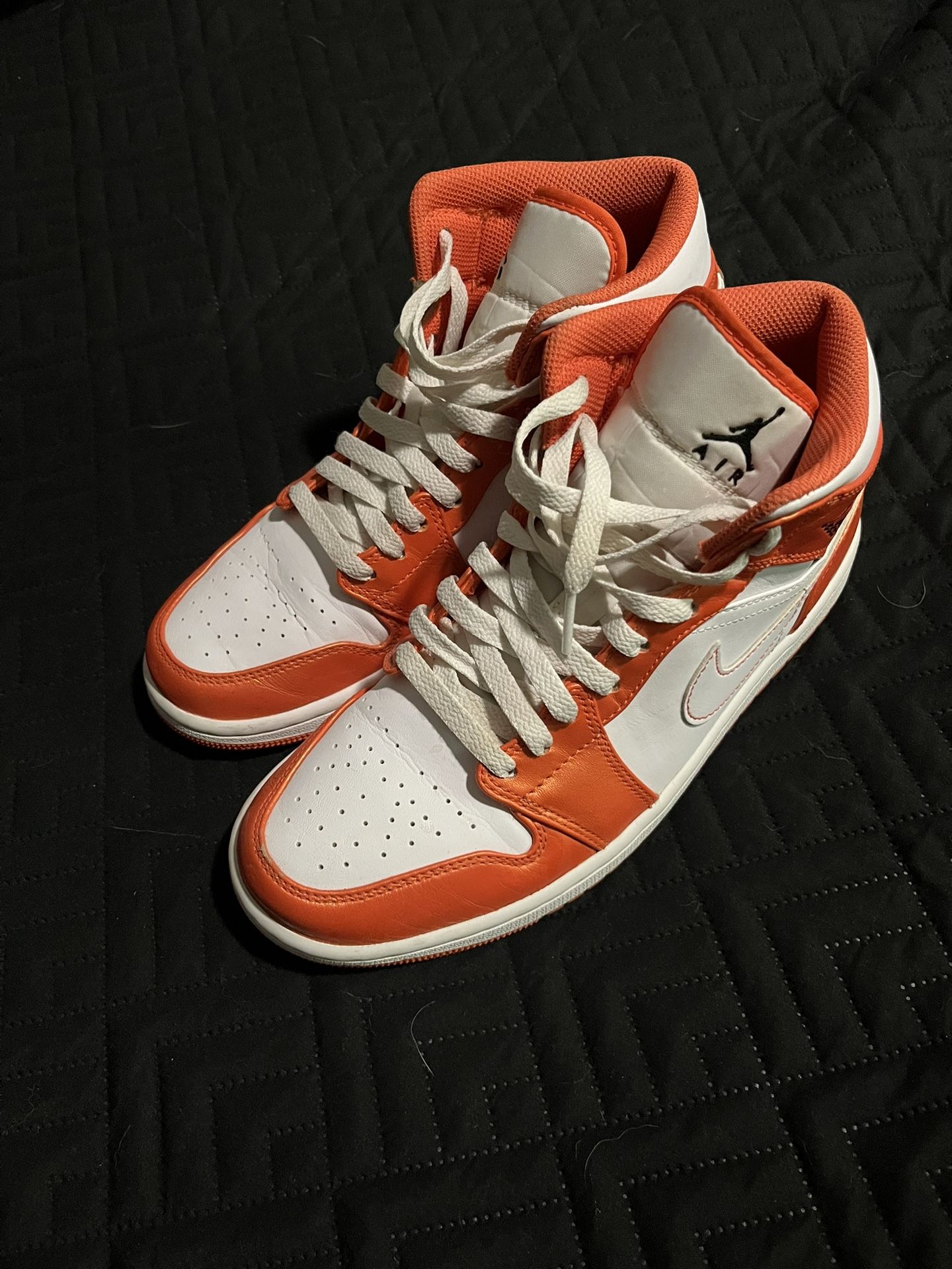 Jordan 1 Electro Orange