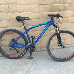 SPECIALIZED PITCH COMP BIKE W / HYDRAULIC DISC BRAKES Excellent Condition 