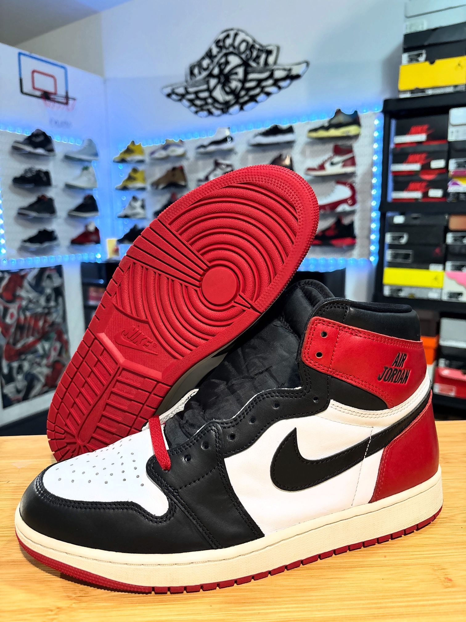 AIR JORDAN 1 RETRO “BLACK TOE” SIZE 12