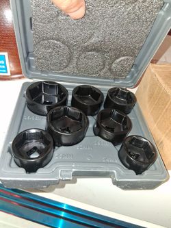 Oil filter socket set