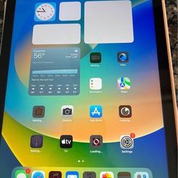 Apple iPad fifth generation and very good condition 77546