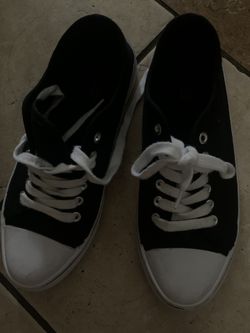 Womens Black And White Shoe 
