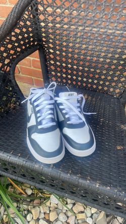 Nike size 7 men’s