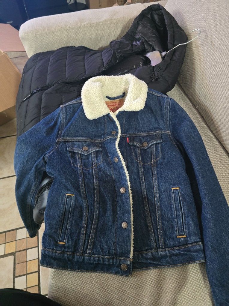Levis sherpa trucker jacket 