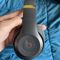 Beats by Dr. Dre Studio3 Gold Bluetooth On Ear Wireless Headphones With Box