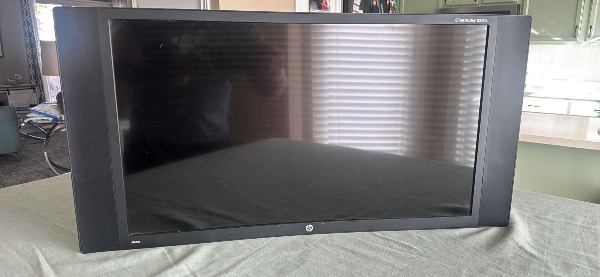 HP EliteDisplay 27-inch Curved HD Monitors