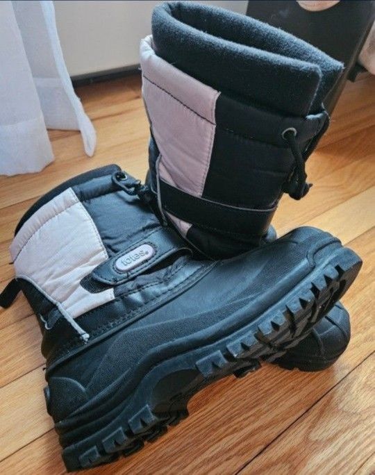 (2) Girls Size 4 & 5 Winter Snow Boots