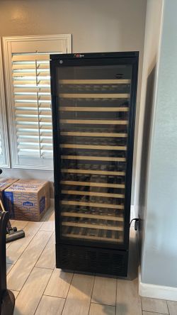 Wine Enthusiast 180 bottle refrigerator