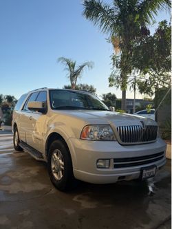 2005 Lincoln Navigator