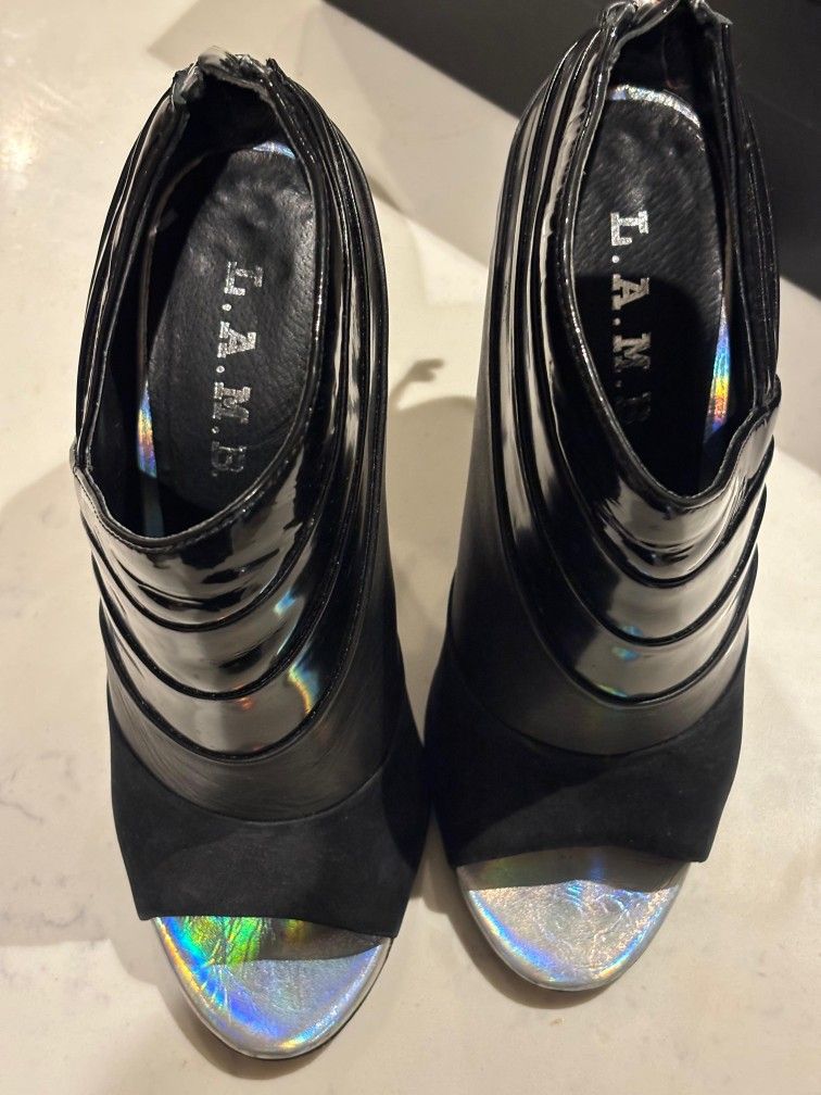 Sexy black booties - L.A.M.B