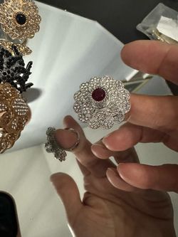 Cristal silver flower ring/ regular price $9