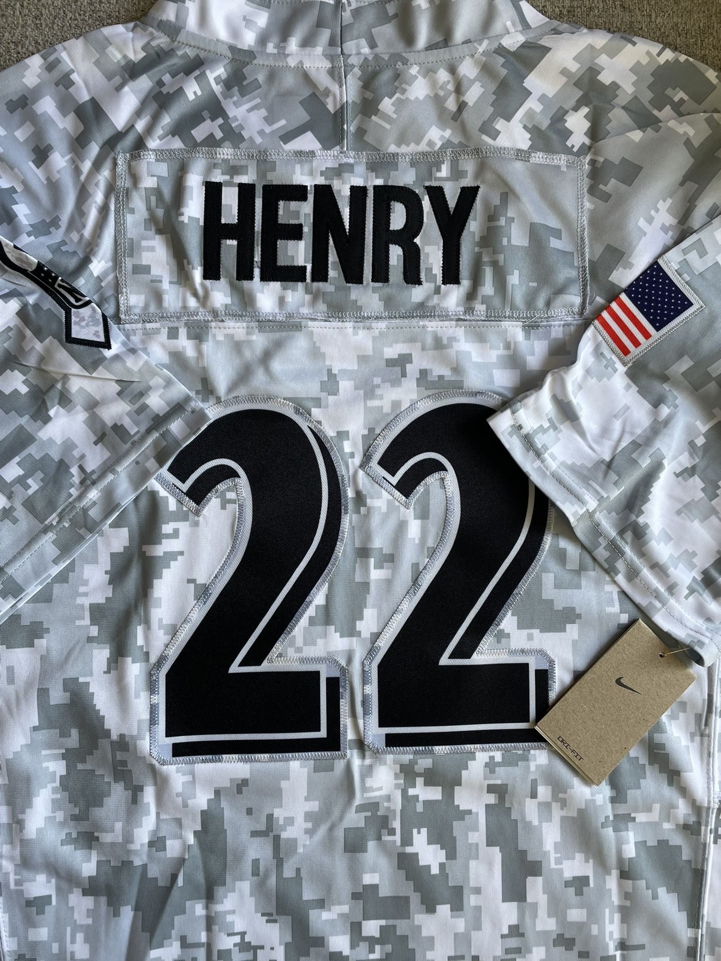 NEW Derrick Henry Baltimore RAVENS #22 Salute To Service Jersey