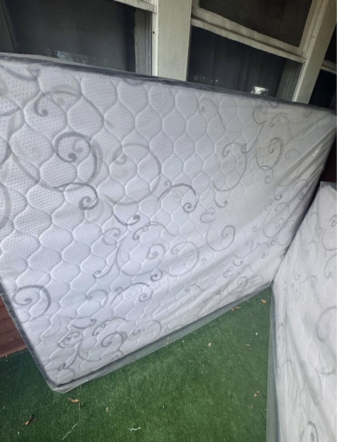 Full Size Mattress (firm)