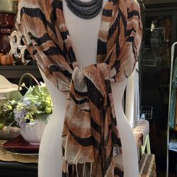 Isabella Lightweight Scarf With Fringe 