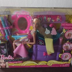 2010 Barbie Hair-Tastic Color And Wash Salon Doll Set NIB