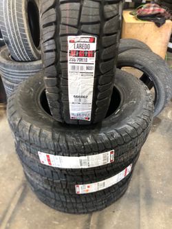 255/70/18 A/T uniroyal 🇺🇸