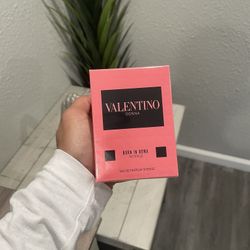 Valentino Donna Born In Roma Intense Perfume 