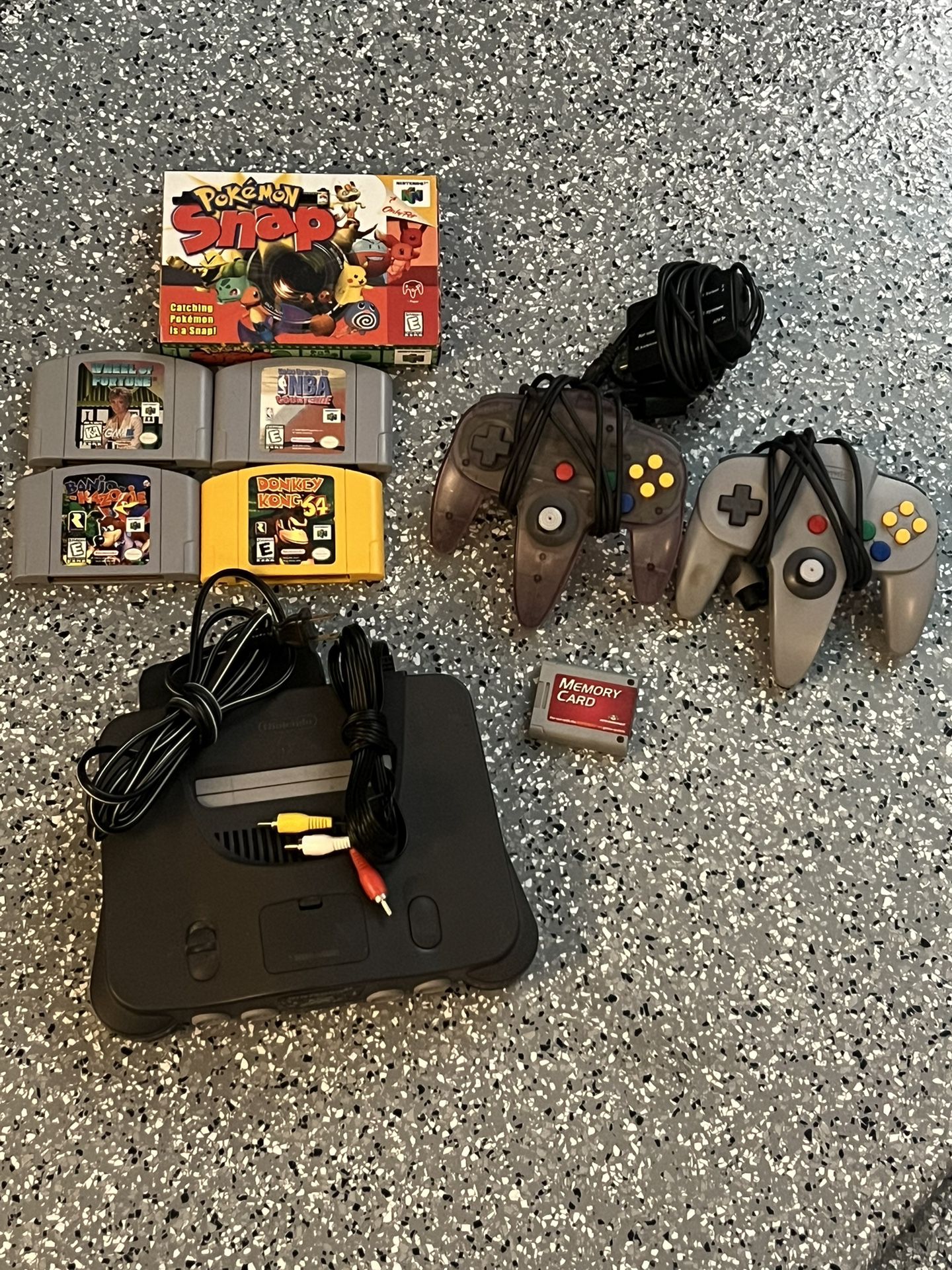 NINTENDO 64 w/ 2 controllers & Games