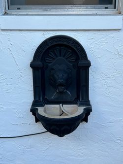 Lion Fountain home decor