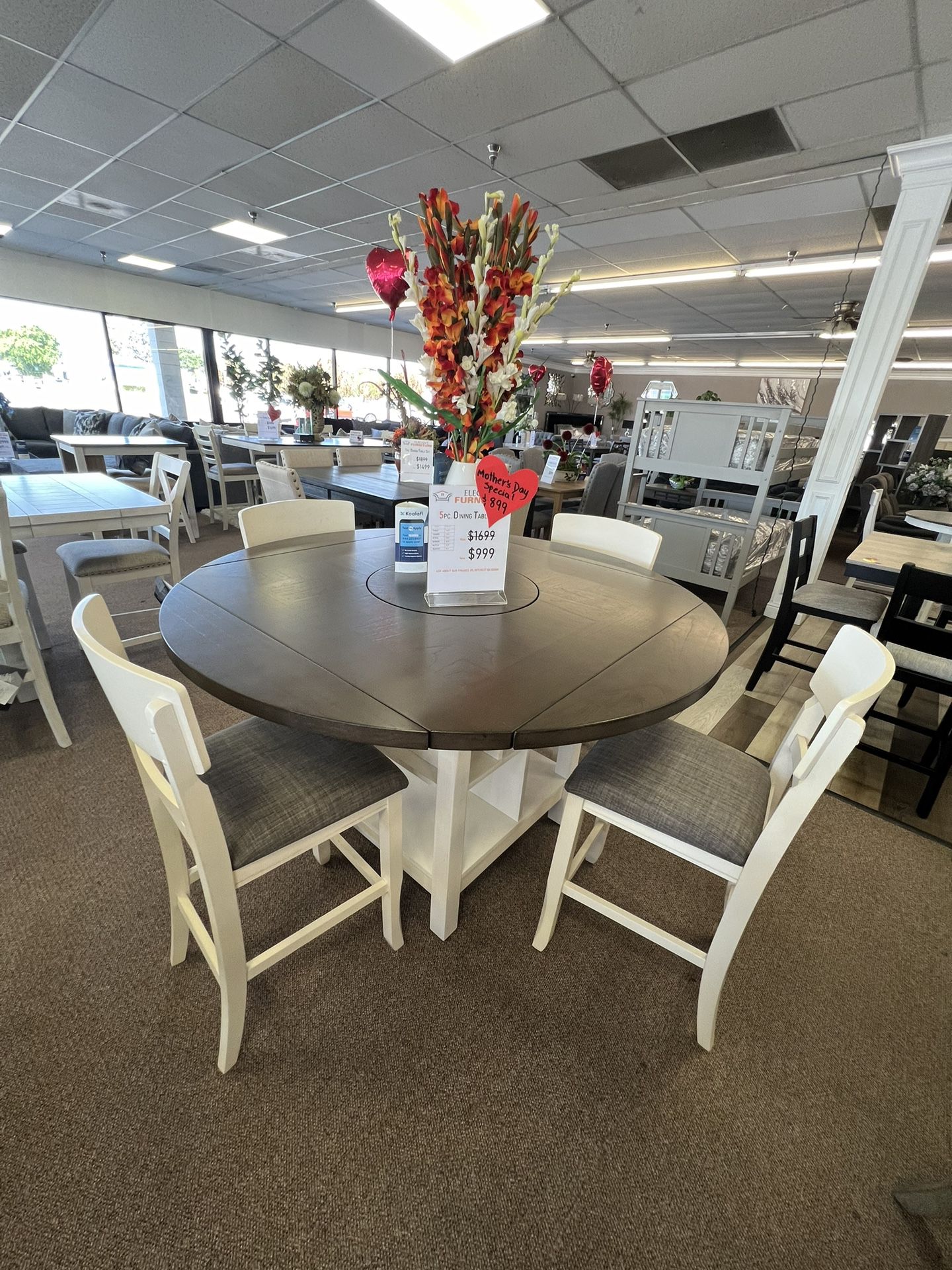 5 Pc Dining Table 🎈🎈🎈