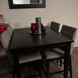 5 Piece Dining Room Table and Chairs