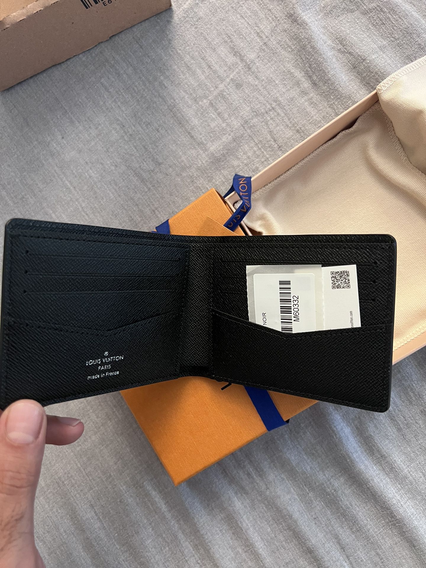 Louis Vuitton slender I.D wallet for Sale in Clinton Township, MI - OfferUp
