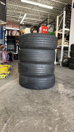 225/65R17 Michellin  Tour A/S Tires (used Set In Great Shape) 