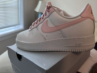 Nike Size 8 Women. Barely Used. Like New. 