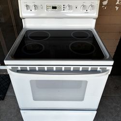 HOTPOINT Electric Stove