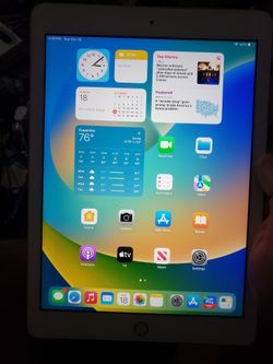 32gb wifi only  5 gen iPad Silver with Home Button