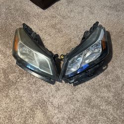 2016 Chevy Traverse Headlight Pair Oem