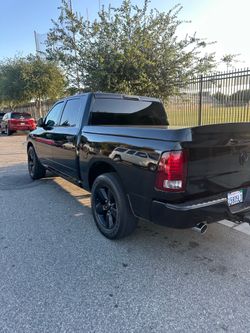Vendo de Ram 1500 motor 2015 heme 5.7 con 186 mil millas título limpio buenas condiciones