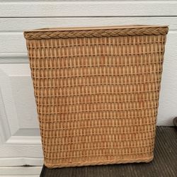 Vintage Rare Harvey Wicker Plastic Waste Basket Woven honey brown 12″ T(10.5×8″)