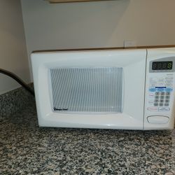 Magic Chef Microwave 