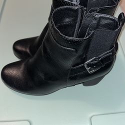 Croft & Barrow Ankle Boots Size 8w  Black