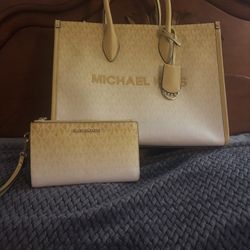 Beautiful Michael Kors And Wallet Set. Use Twice. Must go. $75 For Both. Paid Over $200 For Both At Michael Kors In Ellenton Outlet Mall 