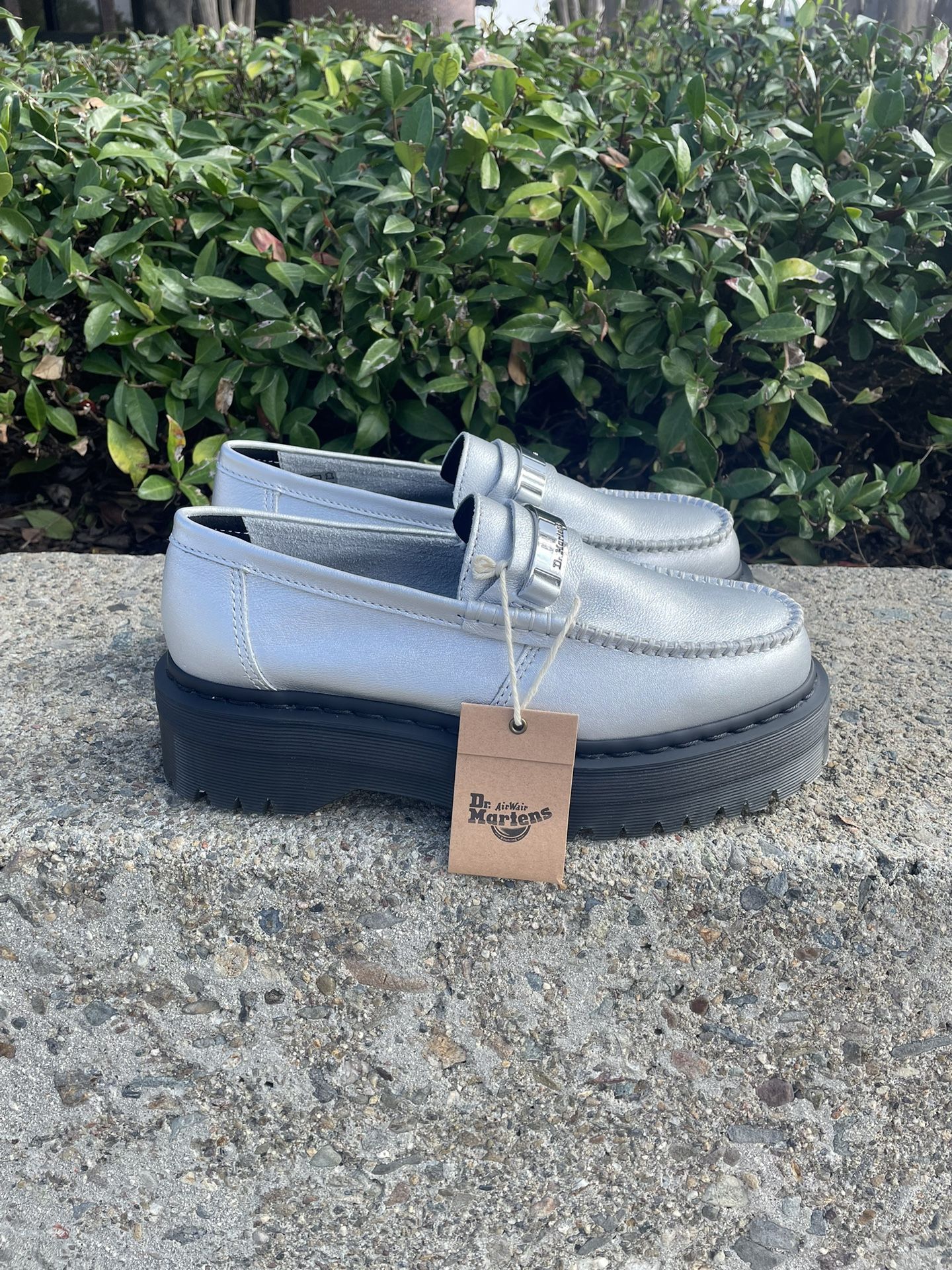 BRAND NEW- Dr Martens Loafers Penton II Quad Retro Men 8/Women 9 Metallic Silver Chunky